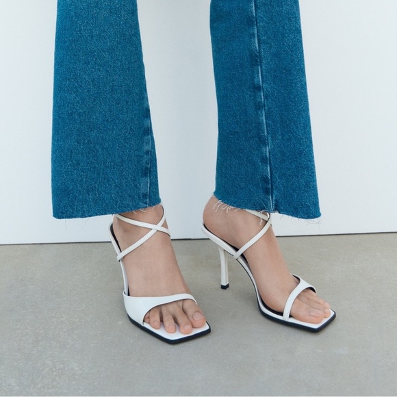 NWT. Zara White Heeled Sandals with Asymmetric Upper. Size 7,5. - Picture 8 of 11